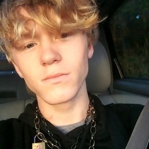 Meet your Posher, Casey